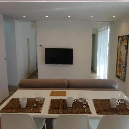 Casa Klimt Vicinissima Al Mare Parcheggio Privato Gratuito Se Disponibile Pescara