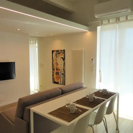 شقة Casa Klimt Vicinissima Al Mare Parcheggio Privato Gratuito Se Disponibile