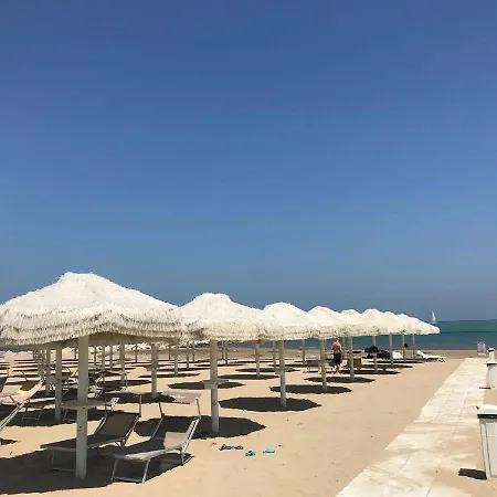 Διαμέρισμα Casa Klimt Vicinissima Al Mare Parcheggio Privato Gratuito Se Disponibile Πεσκάρα