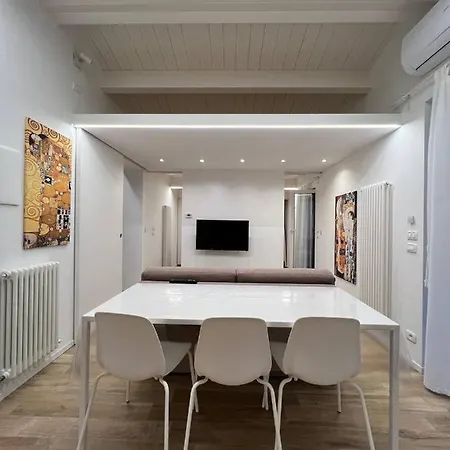Casa Klimt Vicinissima Al Mare Parcheggio Privato Gratuito Se Disponibile * Pescara