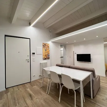 Casa Klimt Vicinissima Al Mare Parcheggio Privato Gratuito Se Disponibile * Pescara