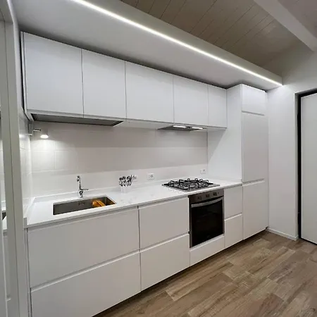 Casa Klimt Vicinissima Al Mare Parcheggio Privato Gratuito Se Disponibile Διαμέρισμα *