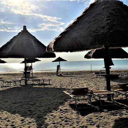 Casa Klimt Vicinissima Al Mare Parcheggio Privato Gratuito Se Disponibile Apartment