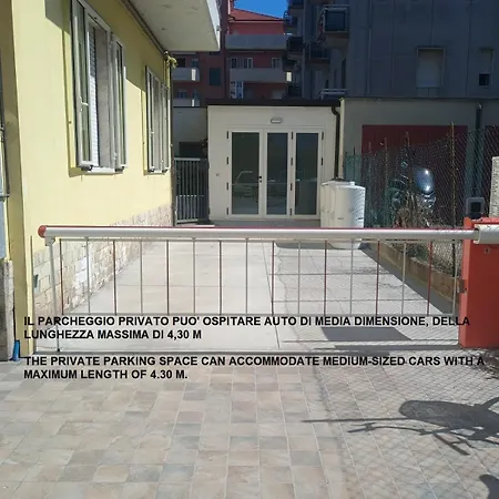 Casa Klimt Vicinissima Al Mare Parcheggio Privato Gratuito Se Disponibile Διαμέρισμα *