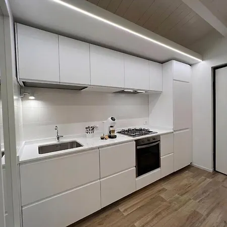 Casa Klimt Vicinissima Al Mare Parcheggio Privato Gratuito Se Disponibile Διαμέρισμα