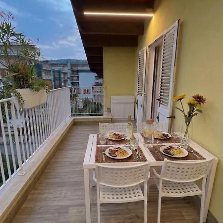 Casa Klimt Vicinissima Al Mare Parcheggio Privato Gratuito Se Disponibile *
