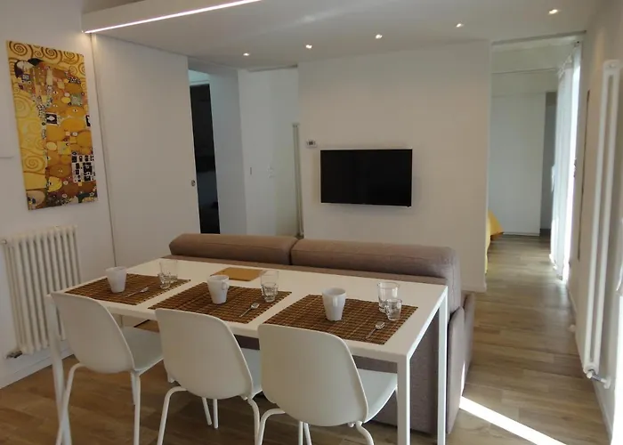 Casa Klimt Vicinissima Al Mare Parcheggio Privato Gratuito Se Disponibile Apartment *