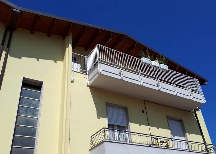 Casa Klimt Vicinissima Al Mare Parcheggio Privato Gratuito Se Disponibile Apartment Pescara