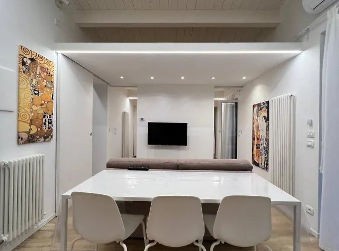 Casa Klimt Vicinissima Al Mare Parcheggio Privato Gratuito Se Disponibile * Pescara