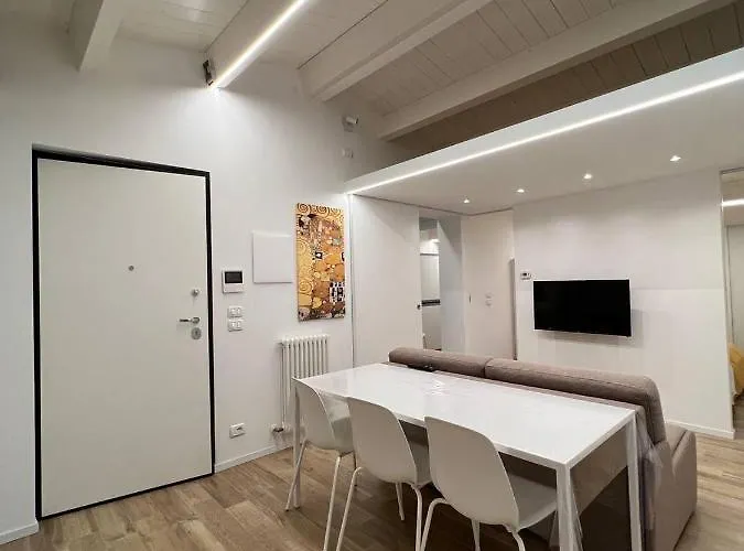 Casa Klimt Vicinissima Al Mare Parcheggio Privato Gratuito Se Disponibile * Pescara