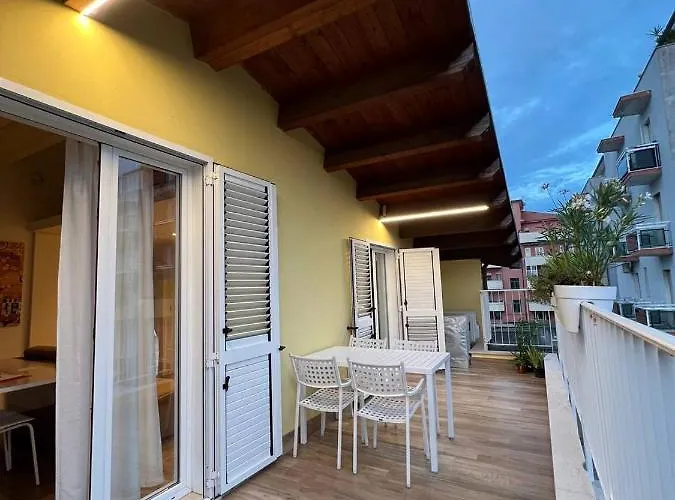 Casa Klimt Vicinissima Al Mare Parcheggio Privato Gratuito Se Disponibile Pescara